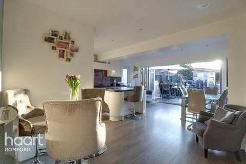 5 Pretoria Road, Romford, RM7 7AU