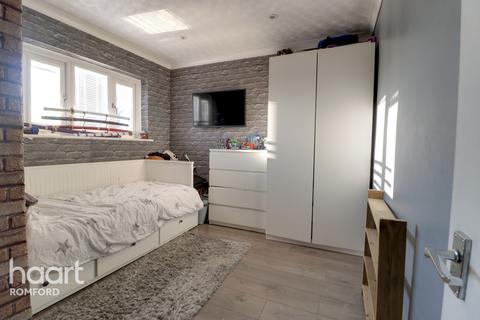 5 Pretoria Road, Romford, RM7 7AU