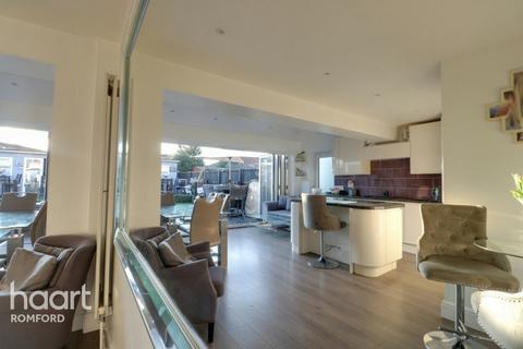 5 Pretoria Road, Romford, RM7 7AU