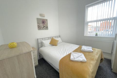 2 bedroom apartment to rent, Pontefract Lane, Leeds, West Yorkshire, LS9