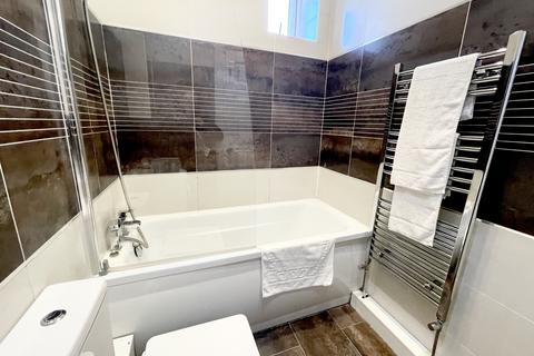 2 bedroom apartment to rent, Pontefract Lane, Leeds, West Yorkshire, LS9