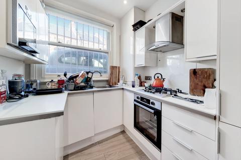 2 bedroom flat to rent, Askew Crescent, London W12