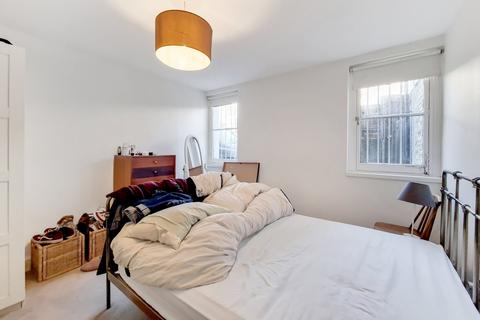 2 bedroom flat to rent, Askew Crescent, London W12