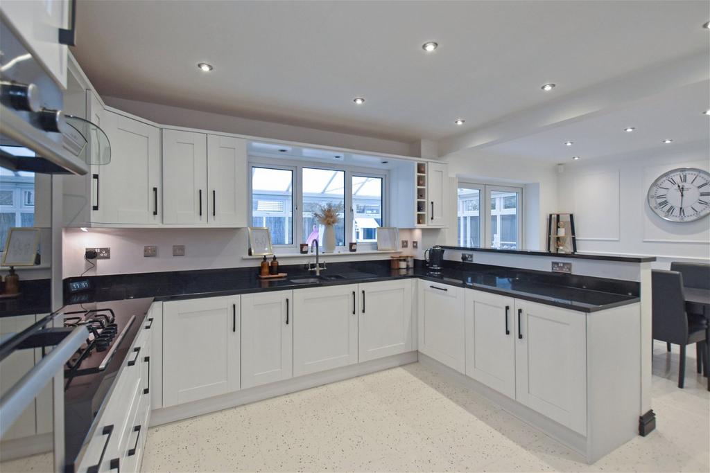 Malmesbury Park, Sandymoor, WA7 1XD 4 bed detached house £375,000