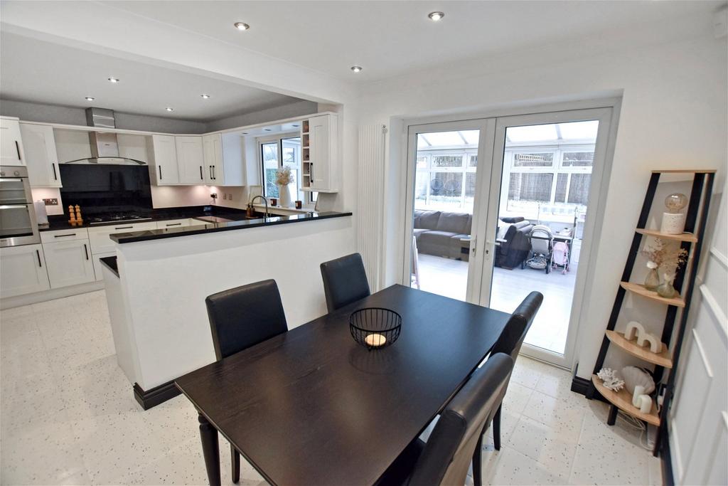 Malmesbury Park, Sandymoor, WA7 1XD 4 bed detached house £375,000