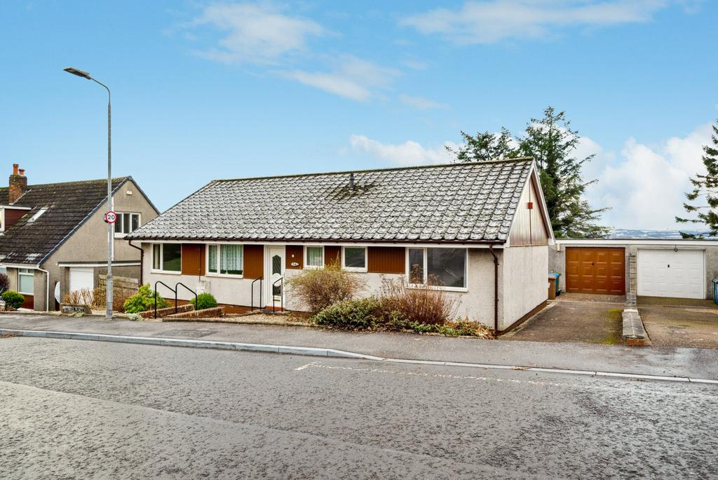 Redwell Place, Alloa... 3 bed bungalow £179,995
