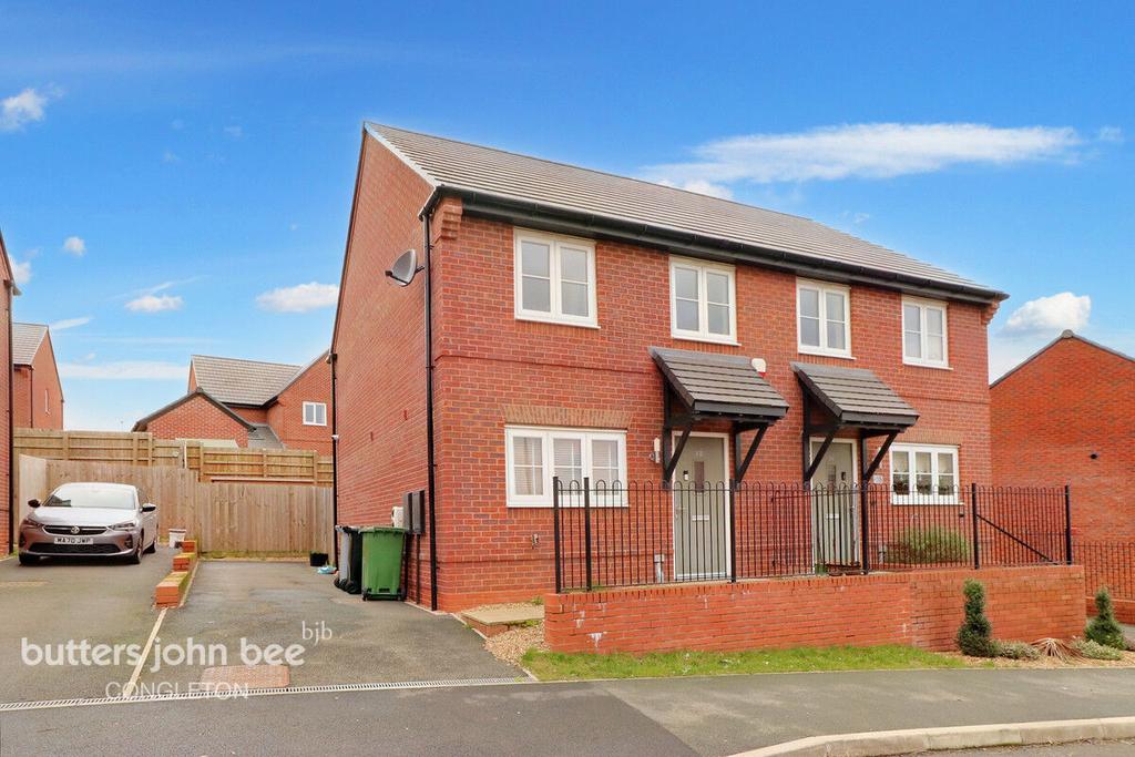 Lomas Way, CONGLETON 3 bed semidetached house £138,000