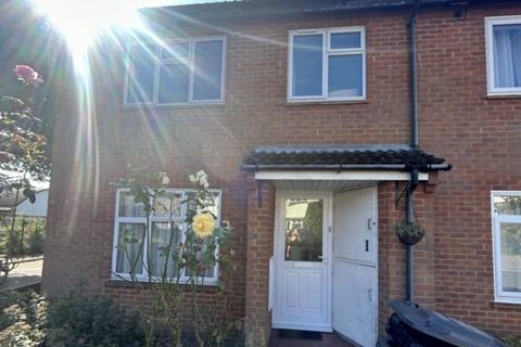 4 bedroom house to rent, 1 Corby Drive Englefield Green Egham