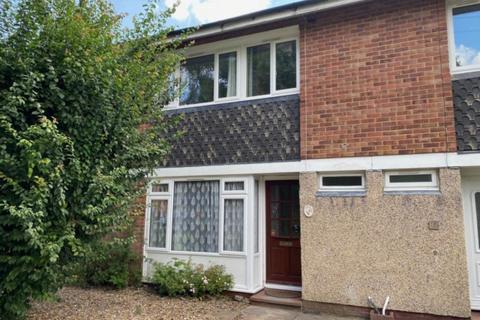 4 bedroom house to rent, 15 Cherrywood Avenue Englefield Green Egham