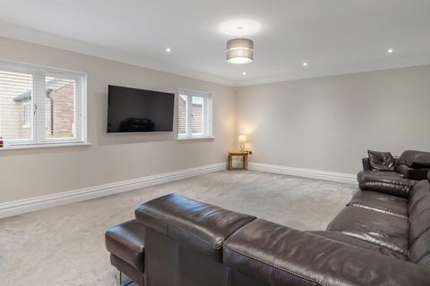 8 Coles Close, Little Harrowden, Wellingborough, NN9 5DD