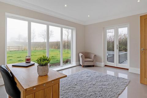 8 Coles Close, Little Harrowden, Wellingborough, NN9 5DD