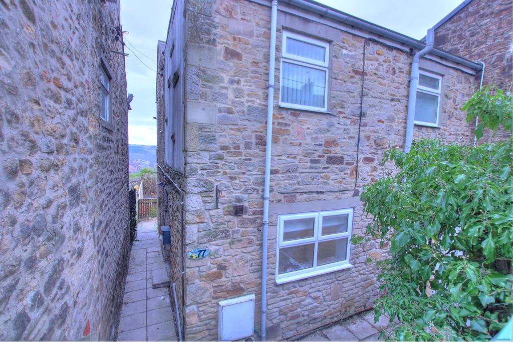 Benfieldside Road, Shotley Bridge, DH8 3 bed semidetached house £725