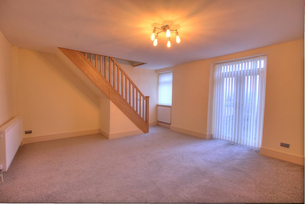 Benfieldside Road, Shotley Bridge, DH8 3 bed semidetached house £725