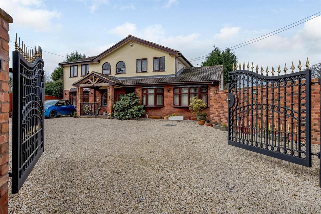The Green, Lea Marston, Sutton... 4 bed detached house £750,000