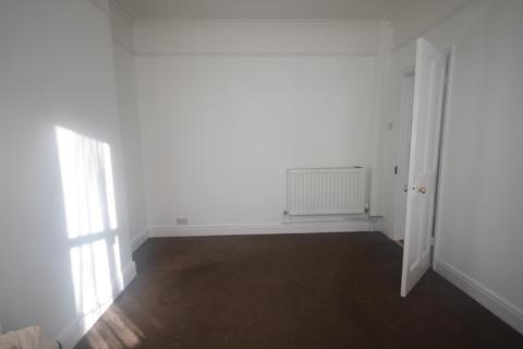 3 bedroom terraced house to rent, Park Street, Luton, LU1