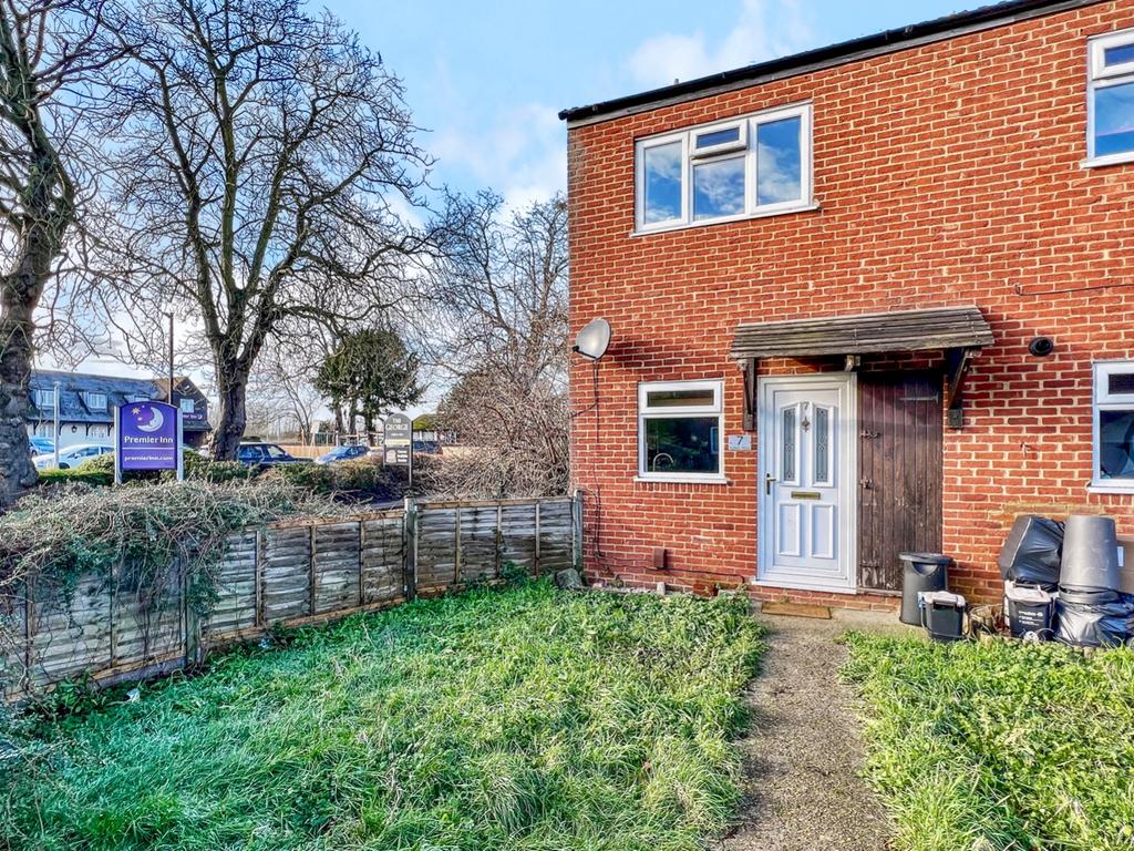 Ruffets Wood, Gravesend, Kent DA12 2 bed end of terrace house for sale