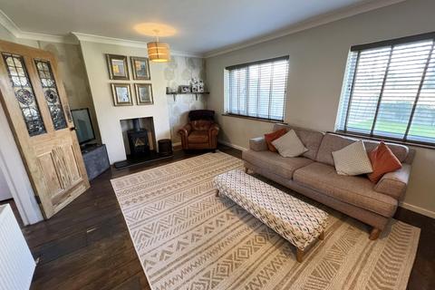3 bedroom semi-detached house for sale - Neville Road, Shirley