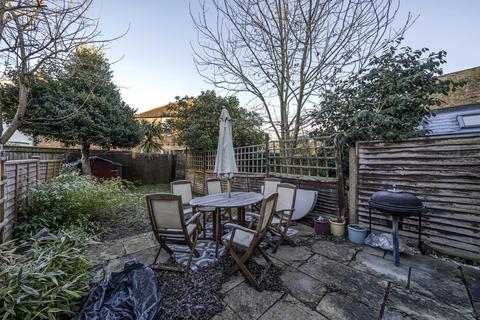 12a Vanderbilt Road, London, SW18 3BQ