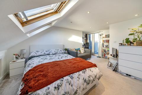 12a Vanderbilt Road, London, SW18 3BQ