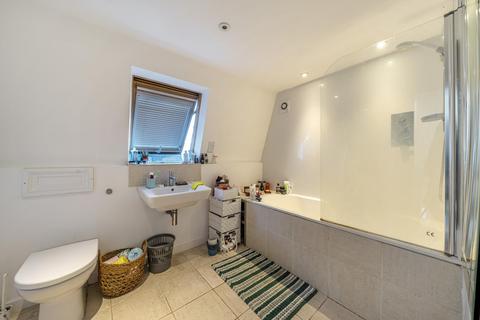 12a Vanderbilt Road, London, SW18 3BQ