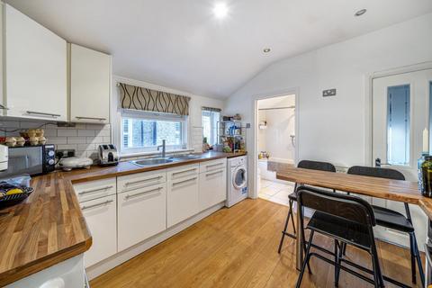 12a Vanderbilt Road, London, SW18 3BQ