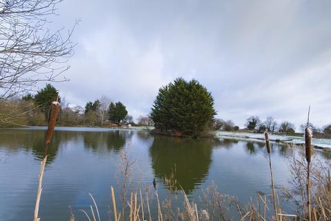 2 bedroom chalet to rent, Rake Lane, Chorlton-by-backford