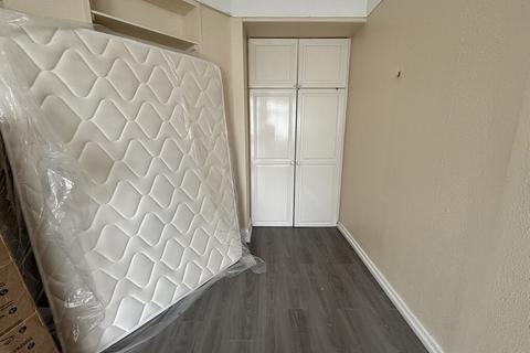 Studio to rent, Shirley Road, Southampton