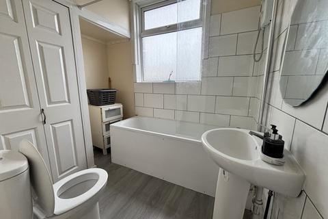Studio to rent, Shirley Road, Southampton