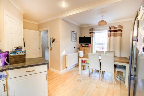 3 bedroom townhouse for sale - Redhouse Way, Redhouse , Swindon