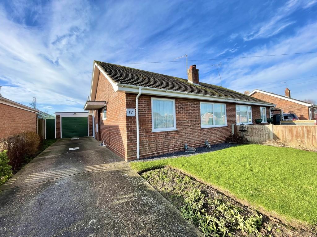 Thurne Rise, Martham 2 bed semidetached bungalow £230,000
