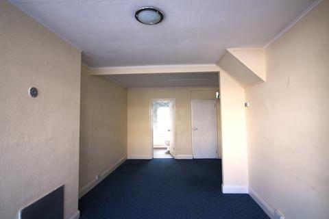 3 bedroom terraced house to rent, Fernside Avenue, Feltham