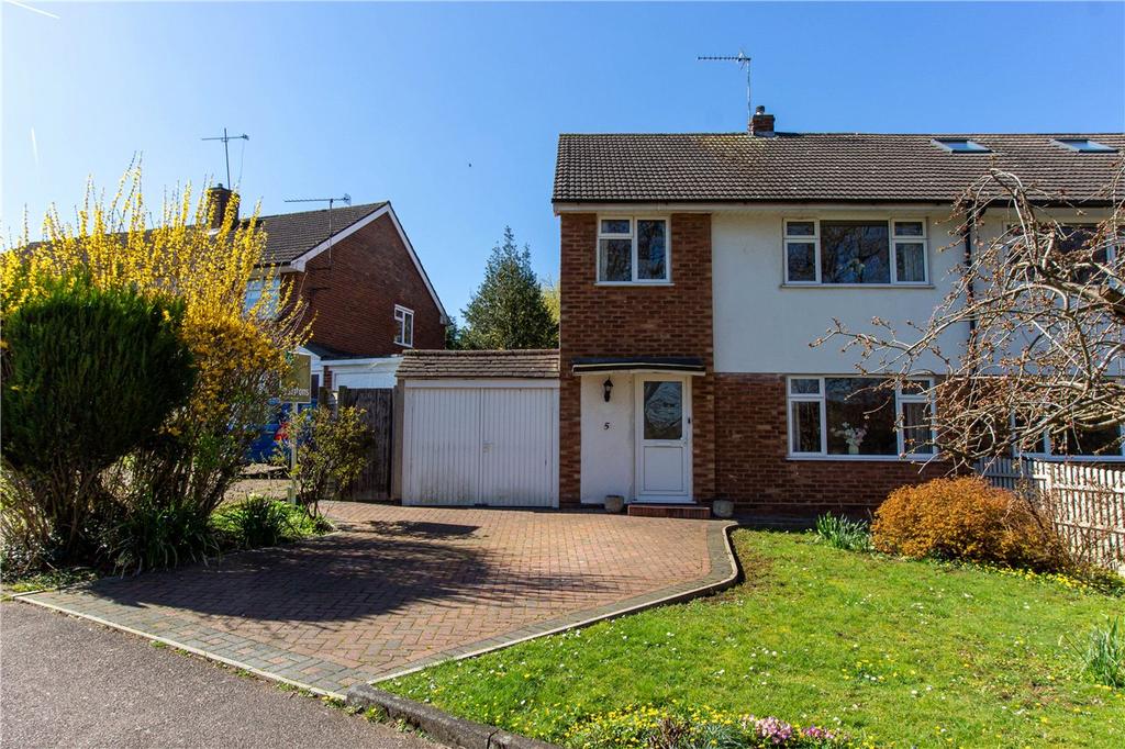 Riverford Close, Harpenden... 4 bed semidetached house £730,000