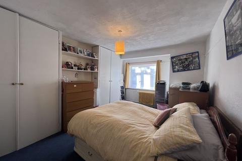 20 Mount Grove, Edgware, HA8 9SX