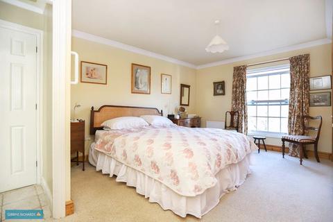 12 Streamside, Taunton, TA1 2LY