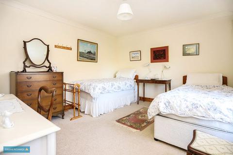 12 Streamside, Taunton, TA1 2LY