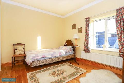 12 Streamside, Taunton, TA1 2LY