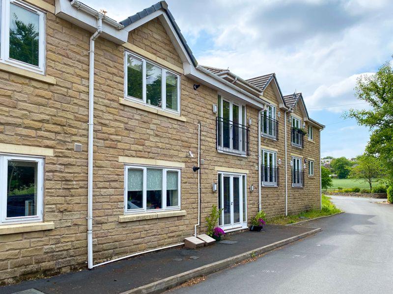 Holland Hall Mews, Lafford Lane... 1 bed apartment £625 pcm (£144 pw)