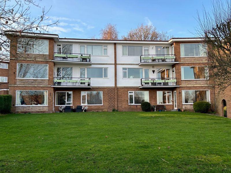 Brooks Road, Sutton Coldfield, B72 1HT 2 bed apartment £265,000
