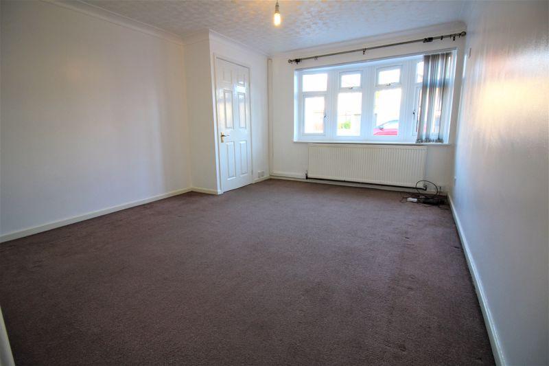 Birches Rise, Willenhall 3 bed detached house £875 pcm (£202 pw)