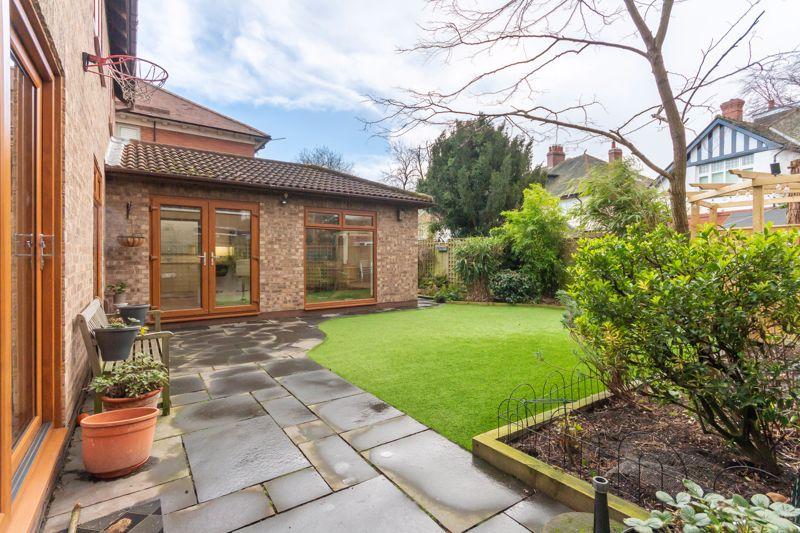 Oakfield Road, Gosforth, Newcastle upon Tyne 6 bed detached house for