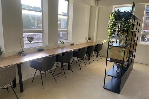 Serviced office to rent, House 311, Lambourne, 321 Banbury Road,,