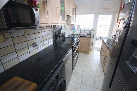 3 bedroom semi-detached house for sale - York Avenue, Hayes