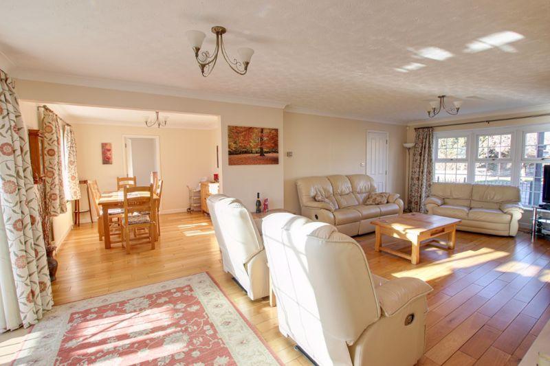 Holbrook Lane, Trowbridge 4 bed detached house £545,000