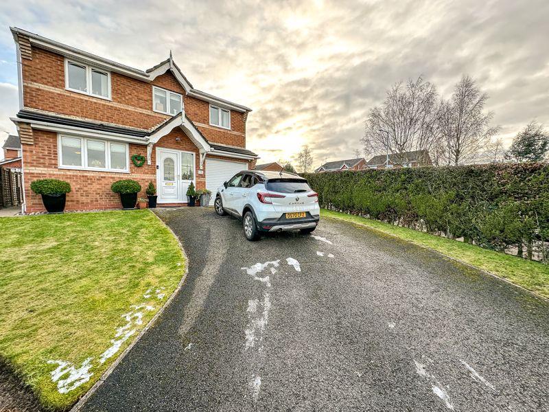 Oakfield Grove, Biddulph, ST8 6UH 4 bed detached house £335,000
