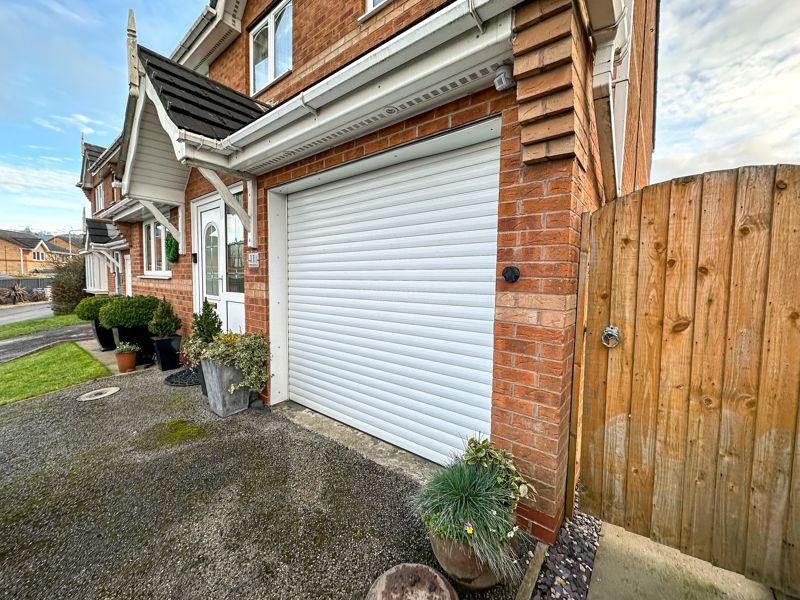 Oakfield Grove, Biddulph, ST8 6UH 4 bed detached house £335,000