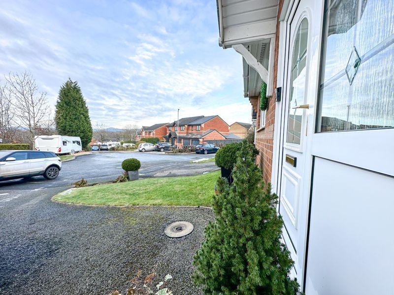 Oakfield Grove, Biddulph, ST8 6UH 4 bed detached house £335,000
