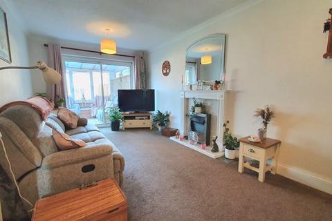 16 Filbert Close, Abbeydale, Gloucester, GL4 5EX