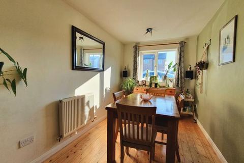 16 Filbert Close, Abbeydale, Gloucester, GL4 5EX
