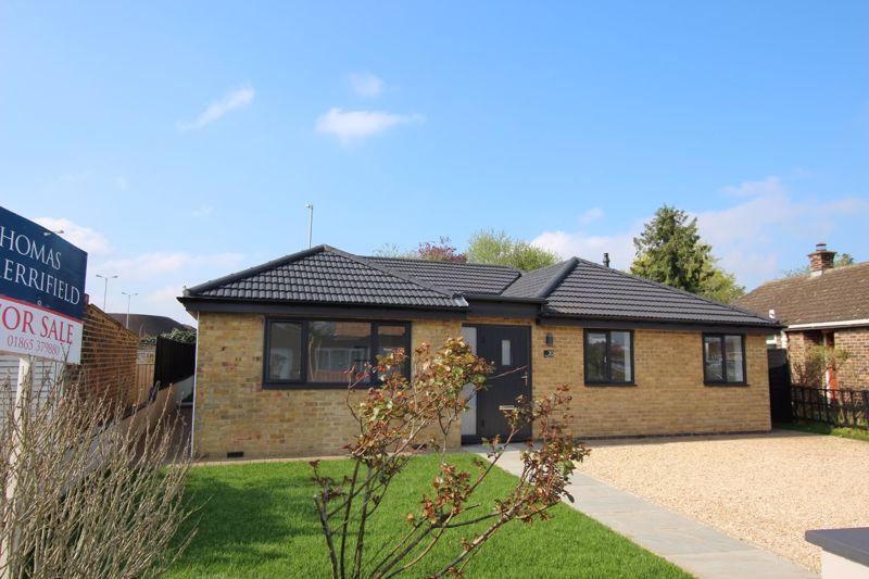 Hampden Drive KIDLINGTON 3 bed detached bungalow £585,000