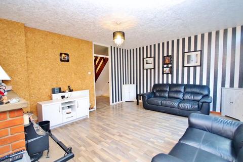 3 bedroom maisonette for sale, Salford House, London